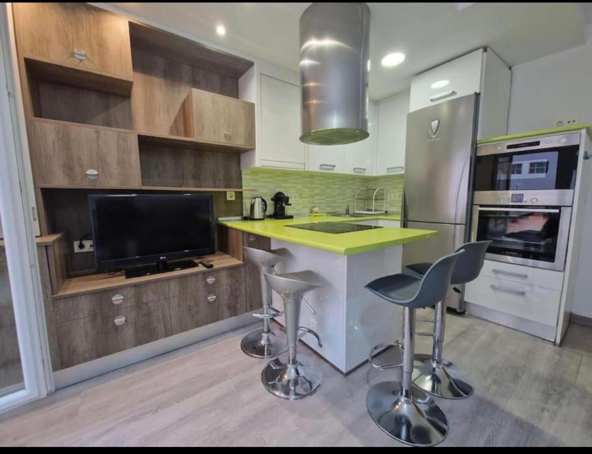 Apartamento Con Terraza Y Parking Gijón Pokoj fotografie